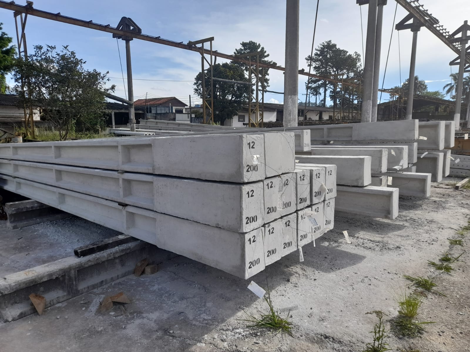Poste de concreto padrão duplo T